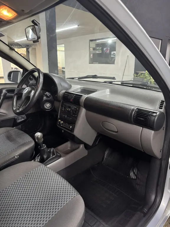 CHEVROLET Classic Sedan - Foto