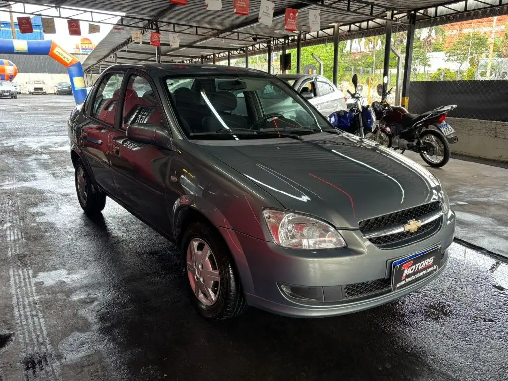 CHEVROLET Classic Sedan - Foto