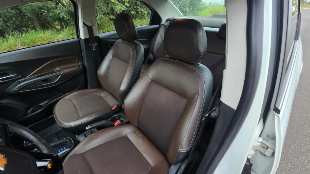 CHEVROLET Cobalt - Foto