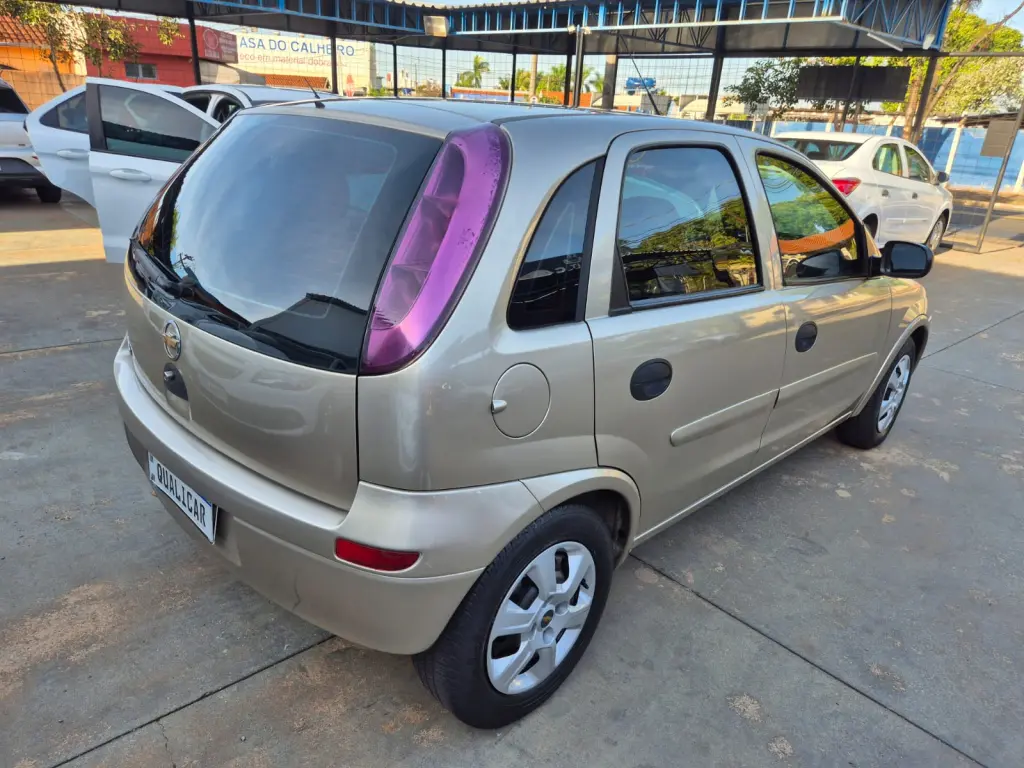 CHEVROLET Corsa Hatch - Foto