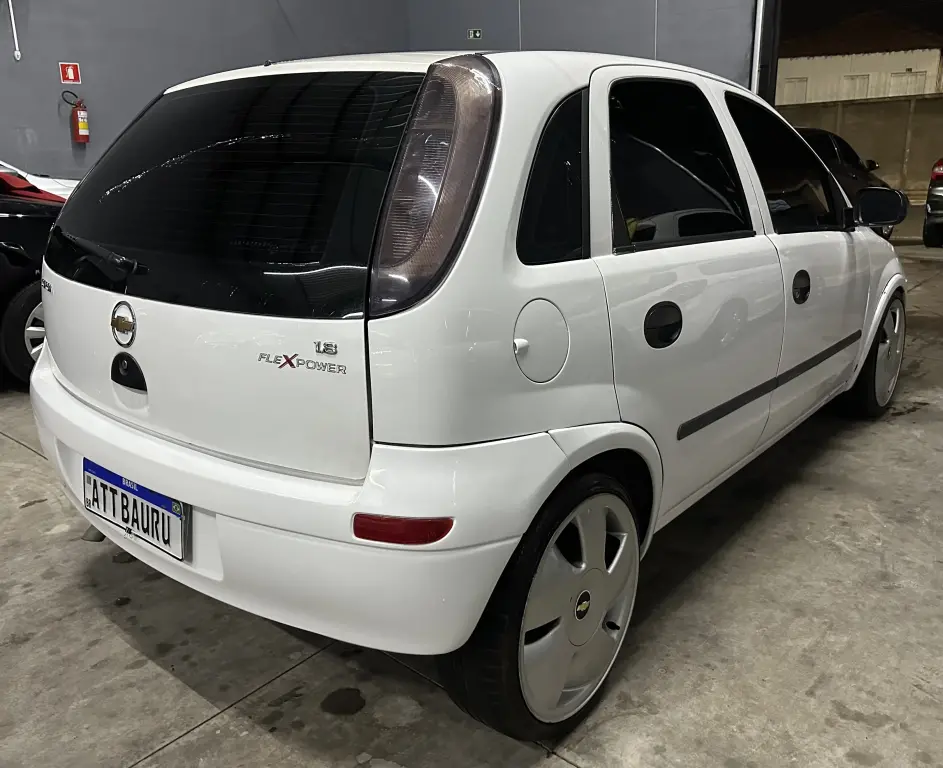 CHEVROLET Corsa Hatch - Foto