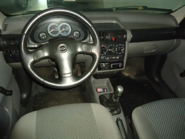 CHEVROLET Corsa Sedan - Foto