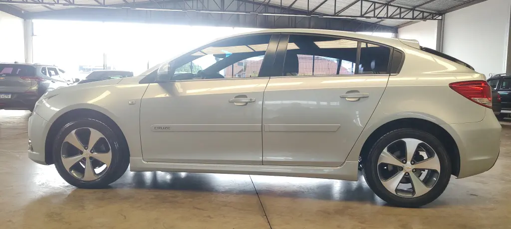 CHEVROLET Cruze Hatch - Foto