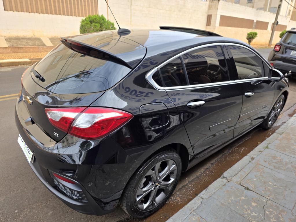 CHEVROLET Cruze Hatch - Foto