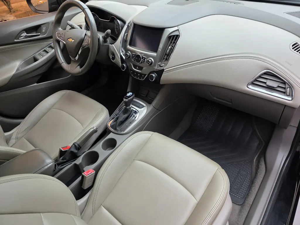 CHEVROLET Cruze Hatch - Foto