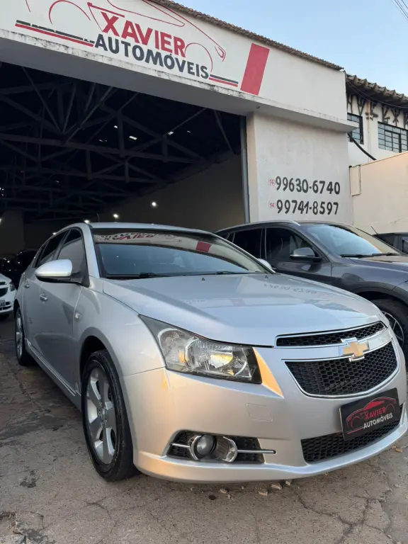 CHEVROLET Cruze Hatch - Foto