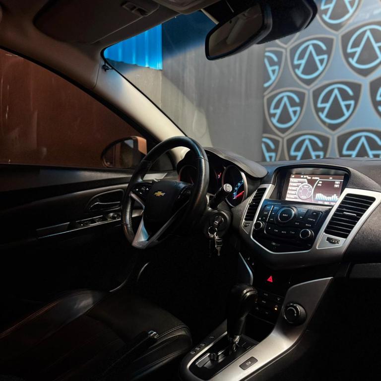 CHEVROLET Cruze Hatch - Foto