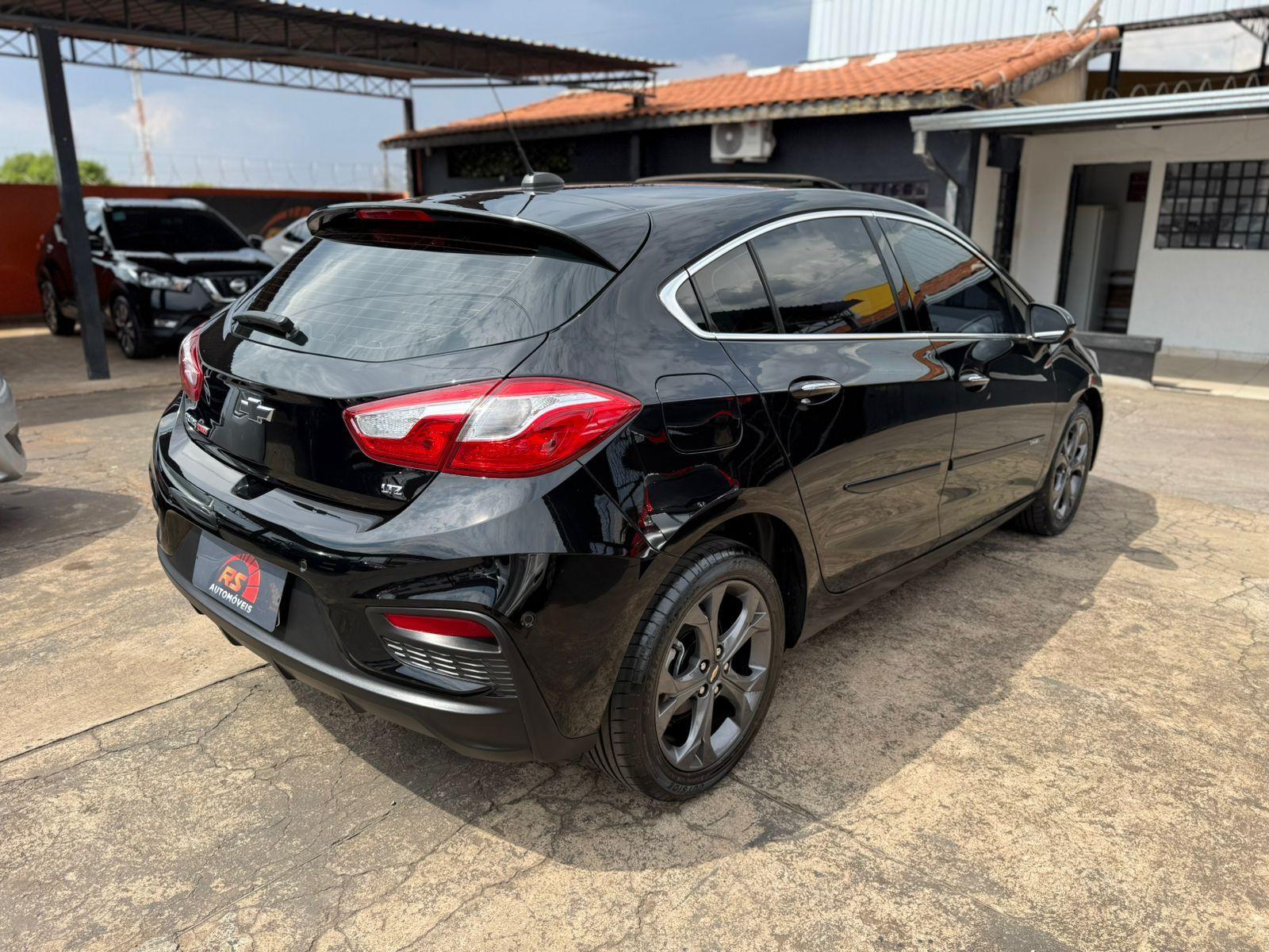 CHEVROLET Cruze Hatch - Foto