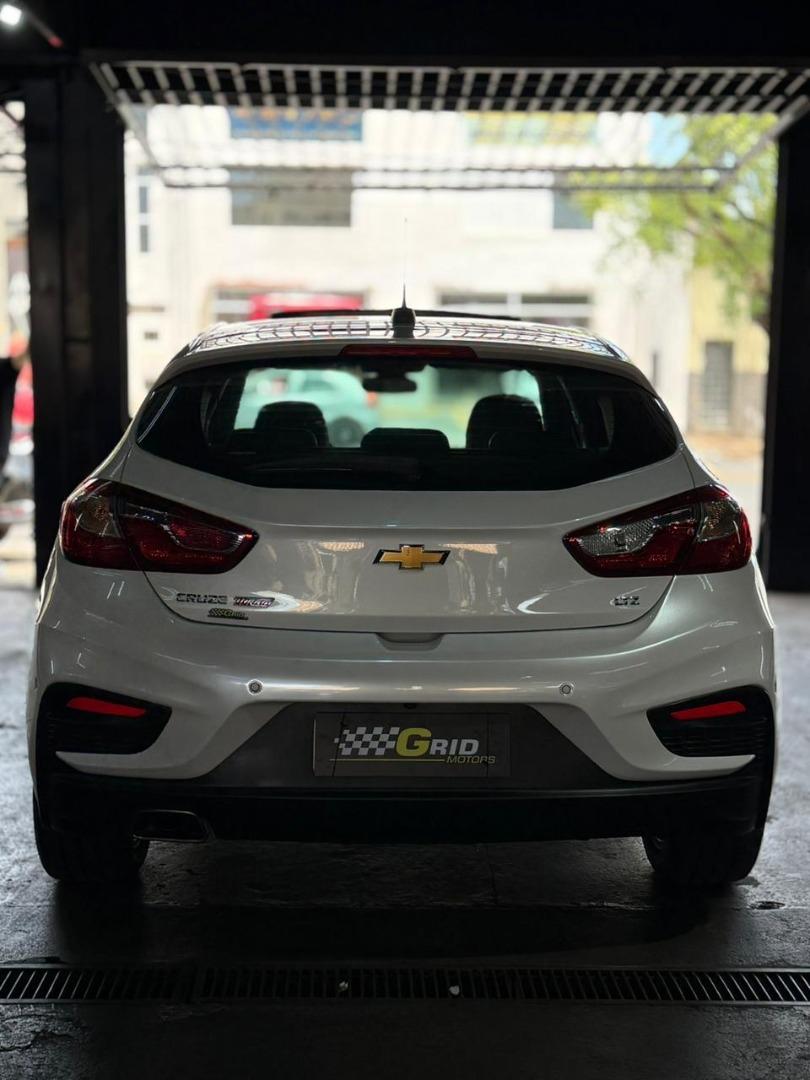 CHEVROLET Cruze Hatch - Foto