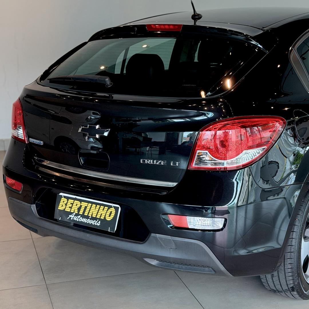 CHEVROLET Cruze Hatch - Foto