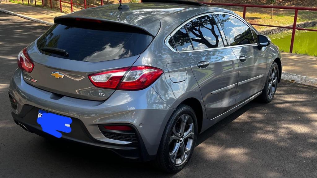 CHEVROLET Cruze Hatch - Foto