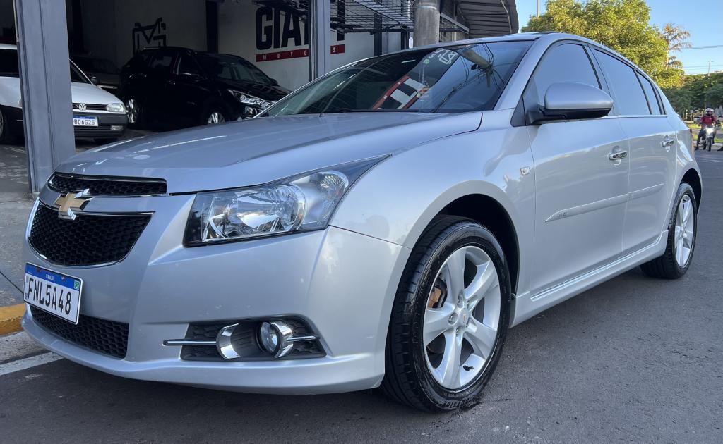 CHEVROLET Cruze Hatch - Foto
