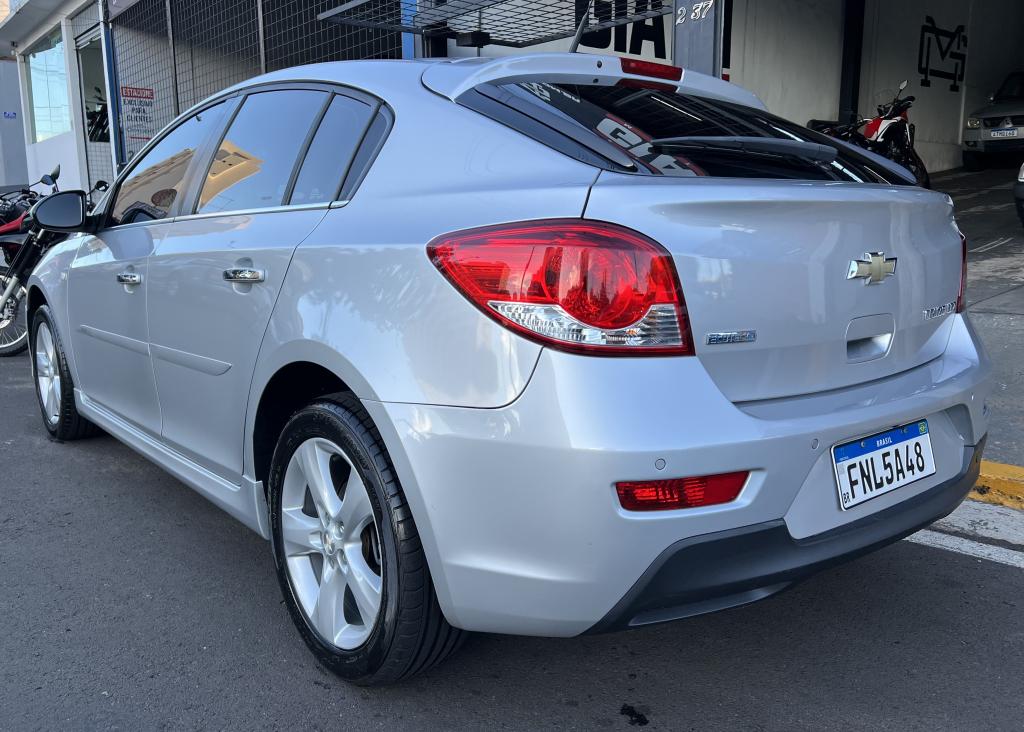 CHEVROLET Cruze Hatch - Foto