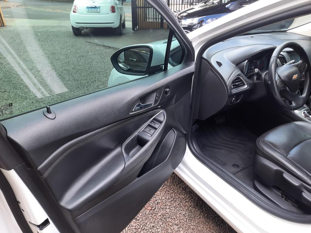 CHEVROLET Cruze Hatch - Foto