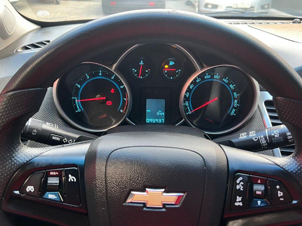 CHEVROLET Cruze Hatch - Foto