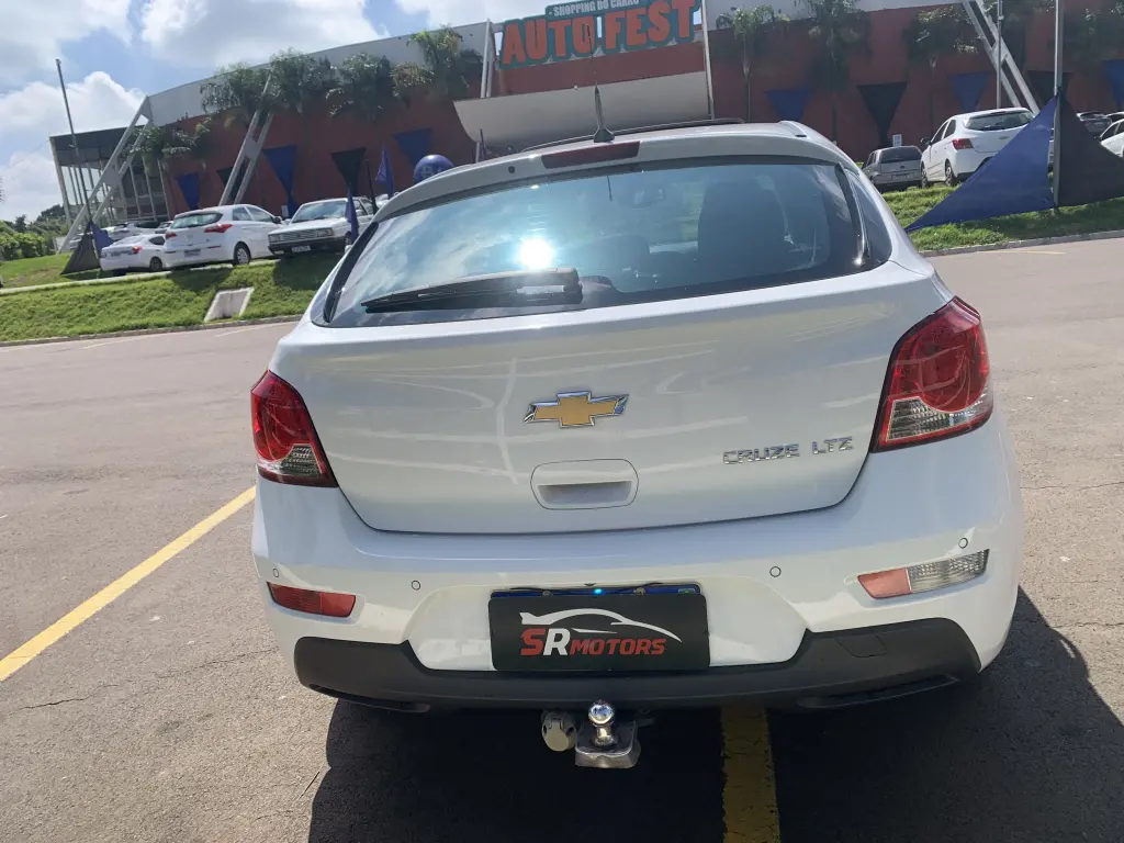 CHEVROLET Cruze Hatch - Foto