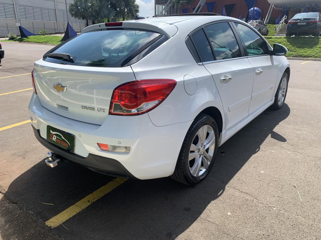 CHEVROLET Cruze Hatch - Foto