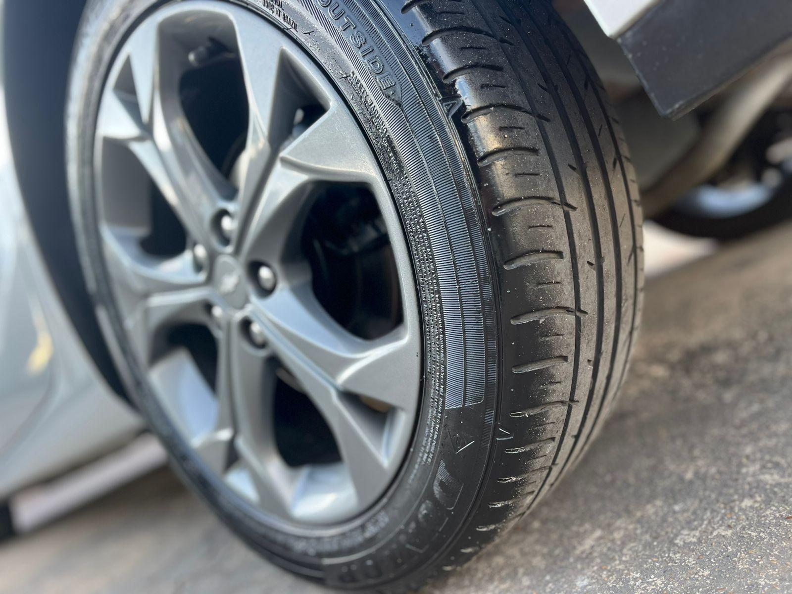 CHEVROLET Cruze Hatch - Foto