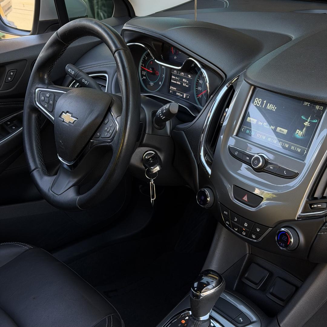 CHEVROLET Cruze Hatch - Foto