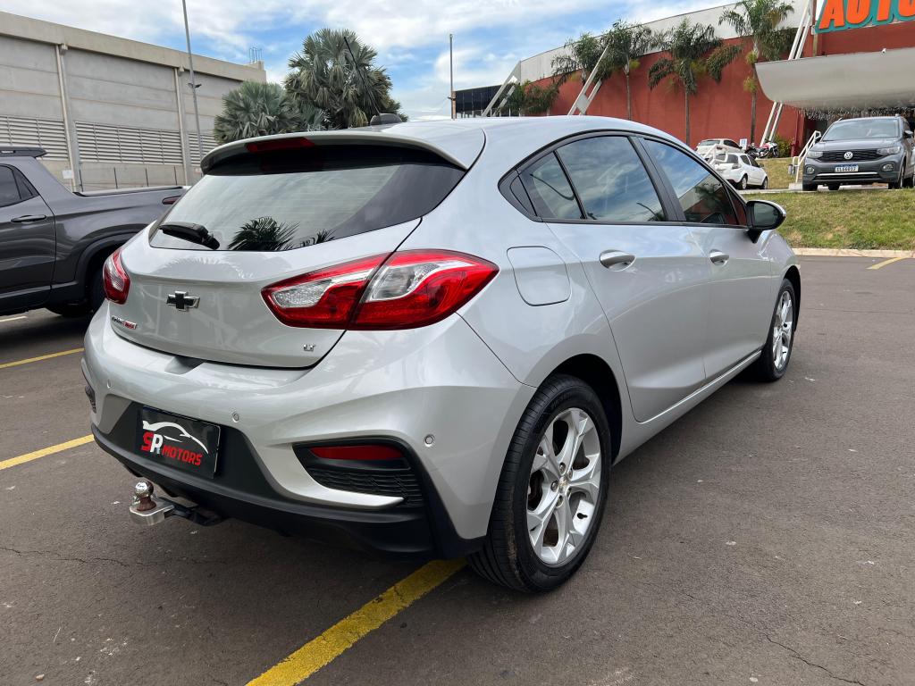 CHEVROLET Cruze Hatch - Foto