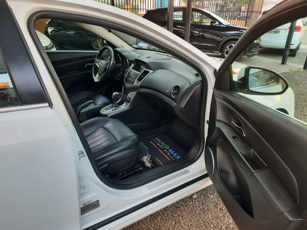 CHEVROLET Cruze Hatch - Foto