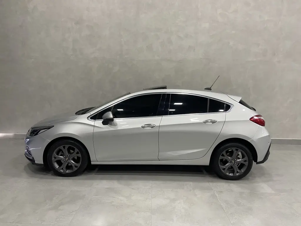 CHEVROLET Cruze Hatch - Foto