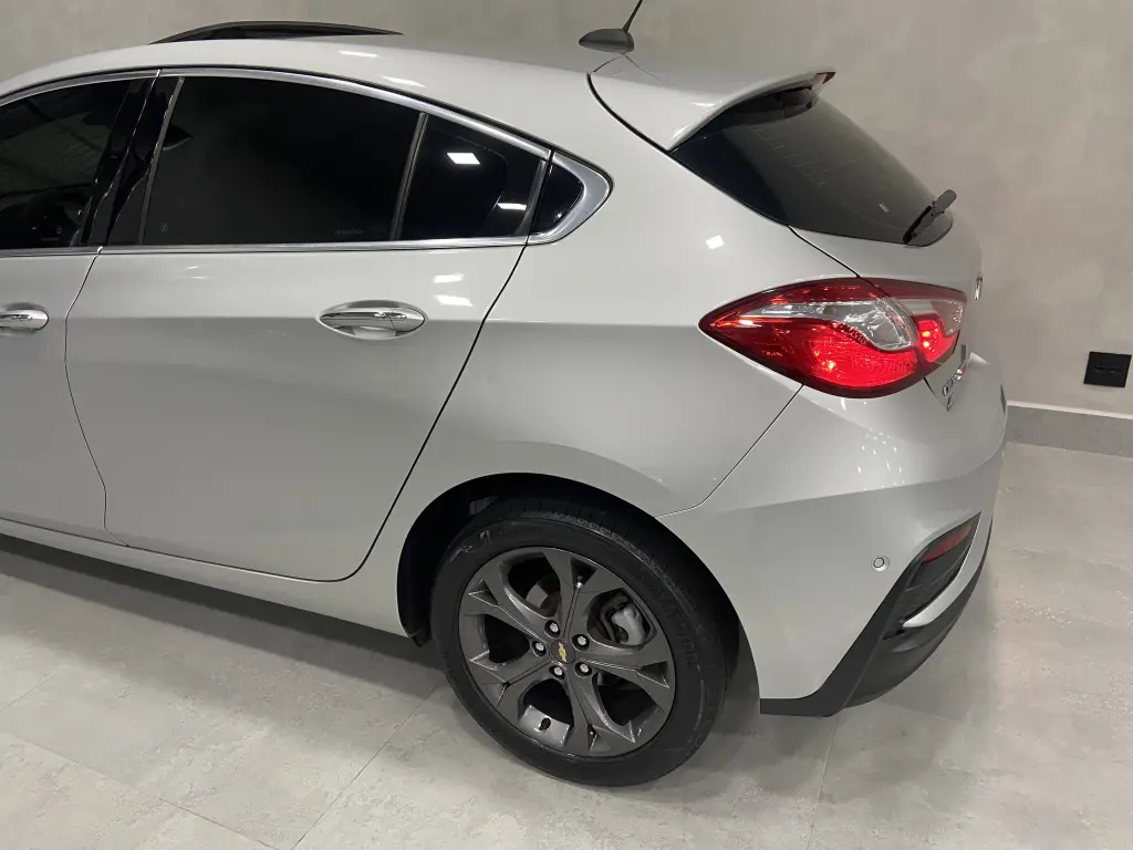 CHEVROLET Cruze Hatch - Foto