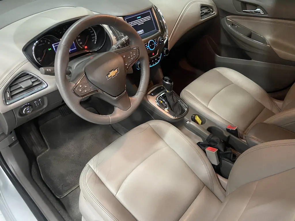 CHEVROLET Cruze Hatch - Foto