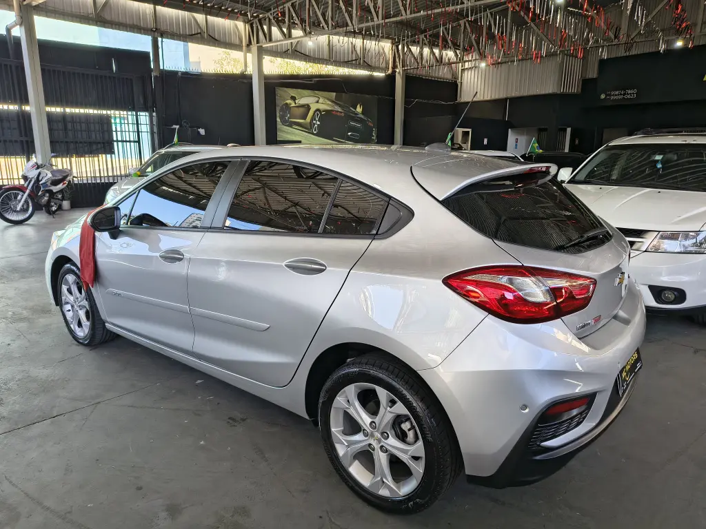 CHEVROLET Cruze Hatch - Foto