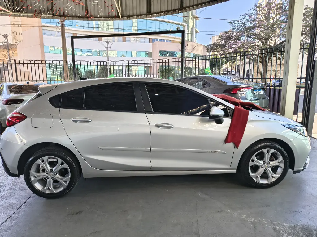 CHEVROLET Cruze Hatch - Foto