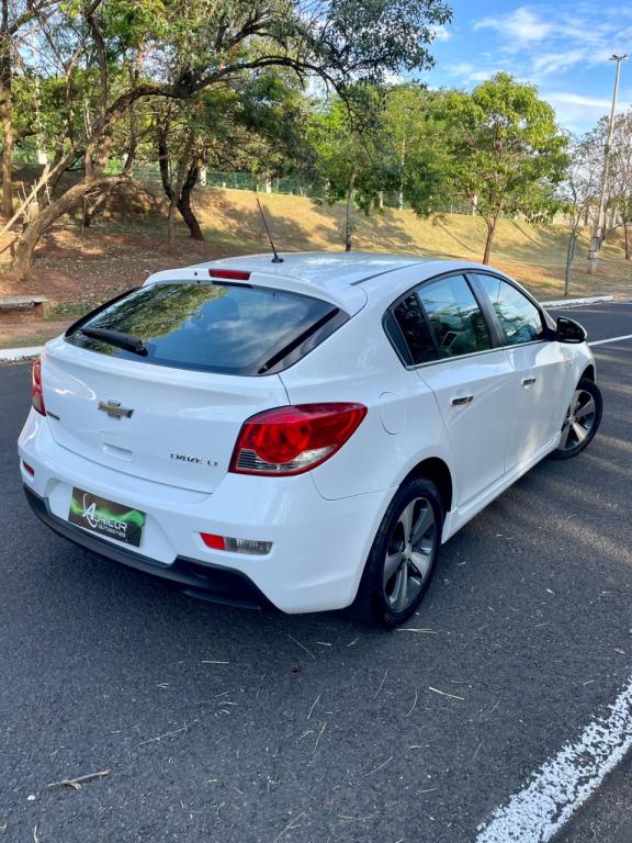 CHEVROLET Cruze Hatch - Foto
