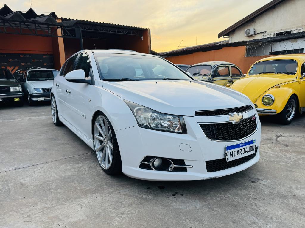 CHEVROLET Cruze Hatch - Foto
