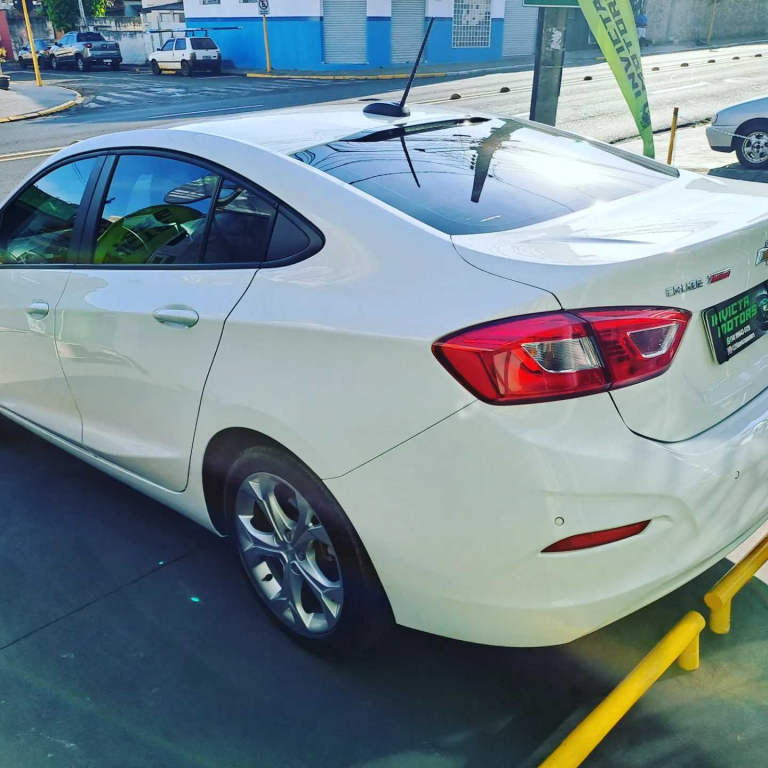 CHEVROLET Cruze Sedan - Miniatura