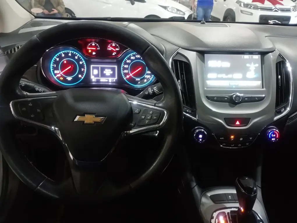 CHEVROLET Cruze Sedan - Foto