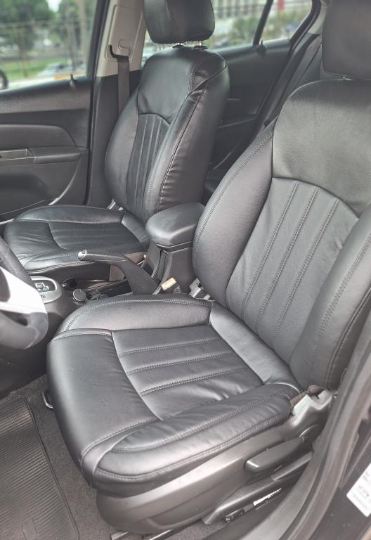 CHEVROLET Cruze Sedan - Foto