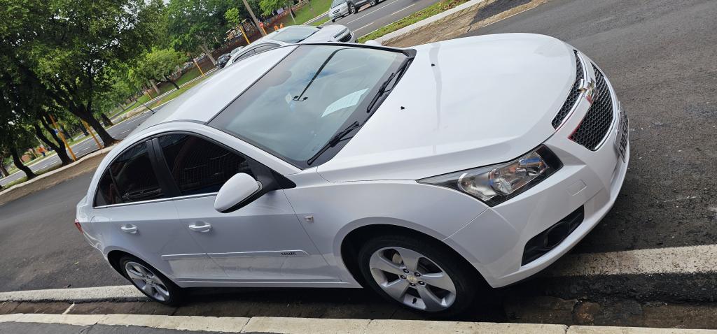 CHEVROLET Cruze Sedan - Foto