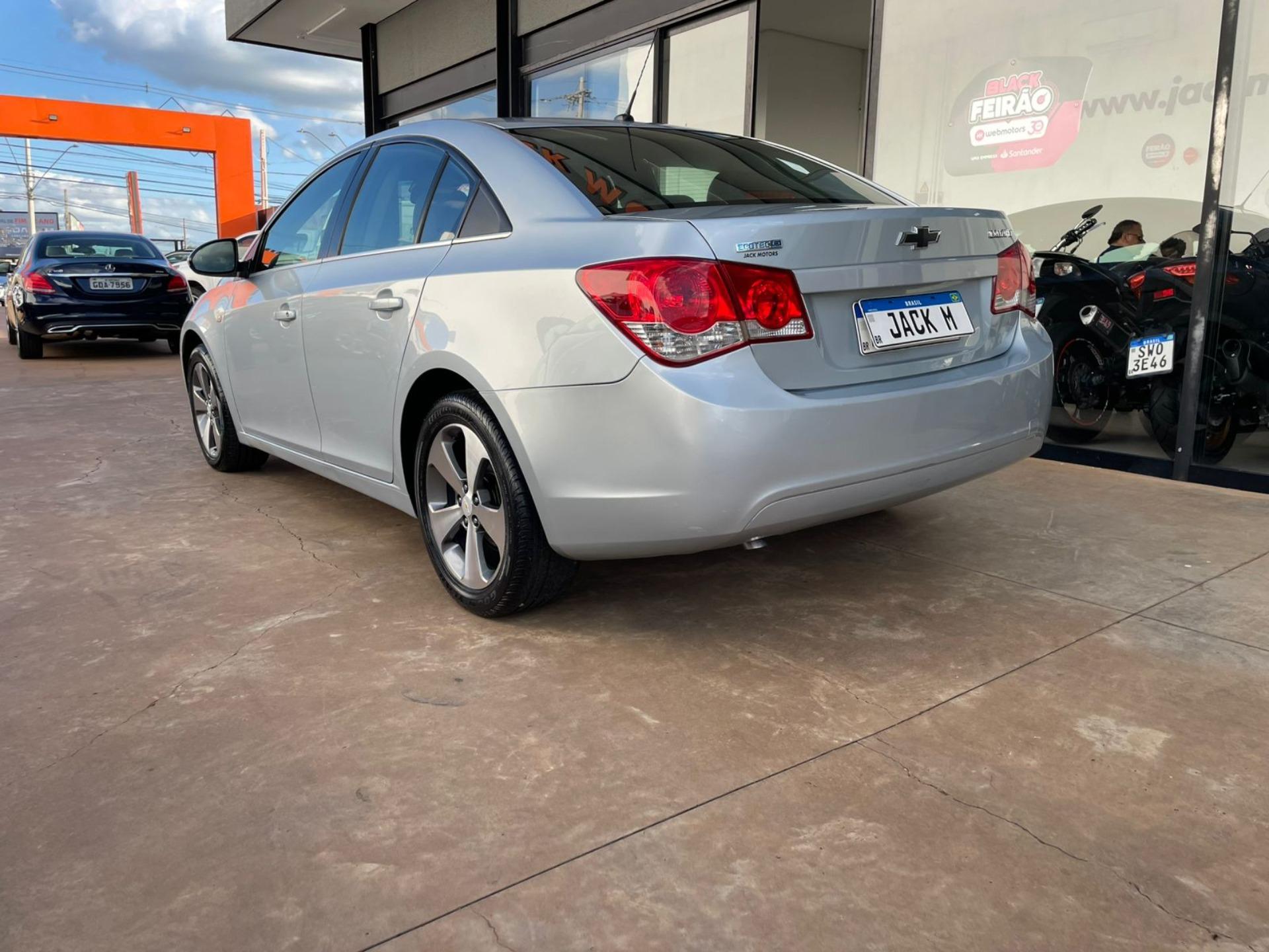 CHEVROLET Cruze Sedan - Foto