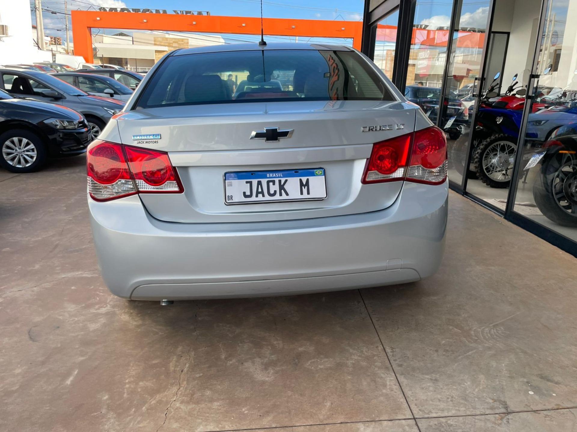 CHEVROLET Cruze Sedan - Foto