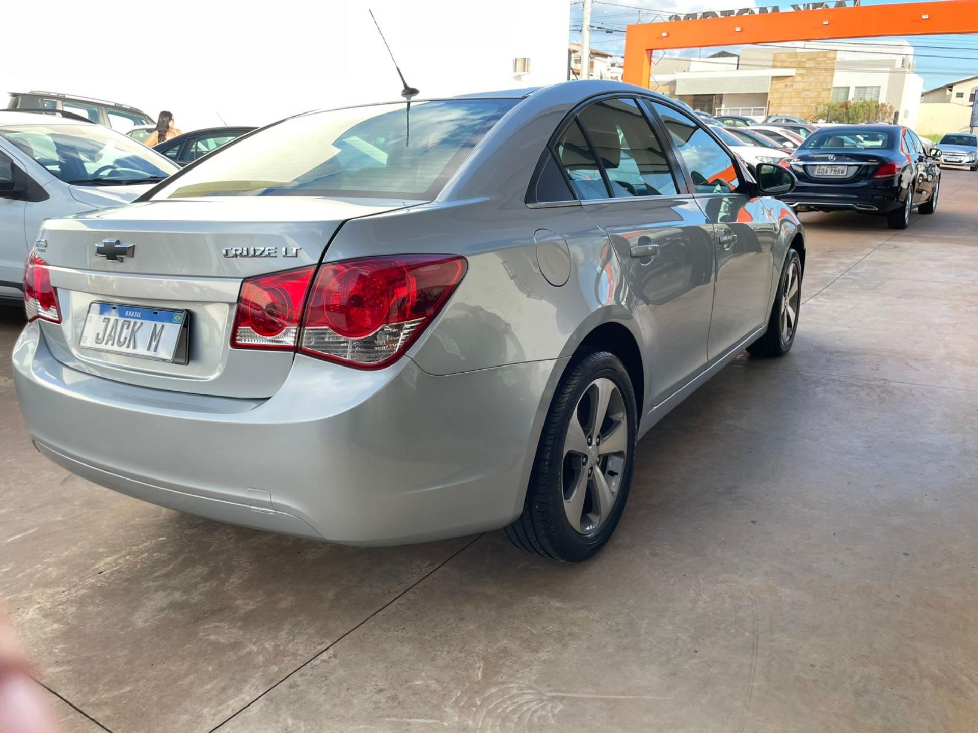 CHEVROLET Cruze Sedan - Foto