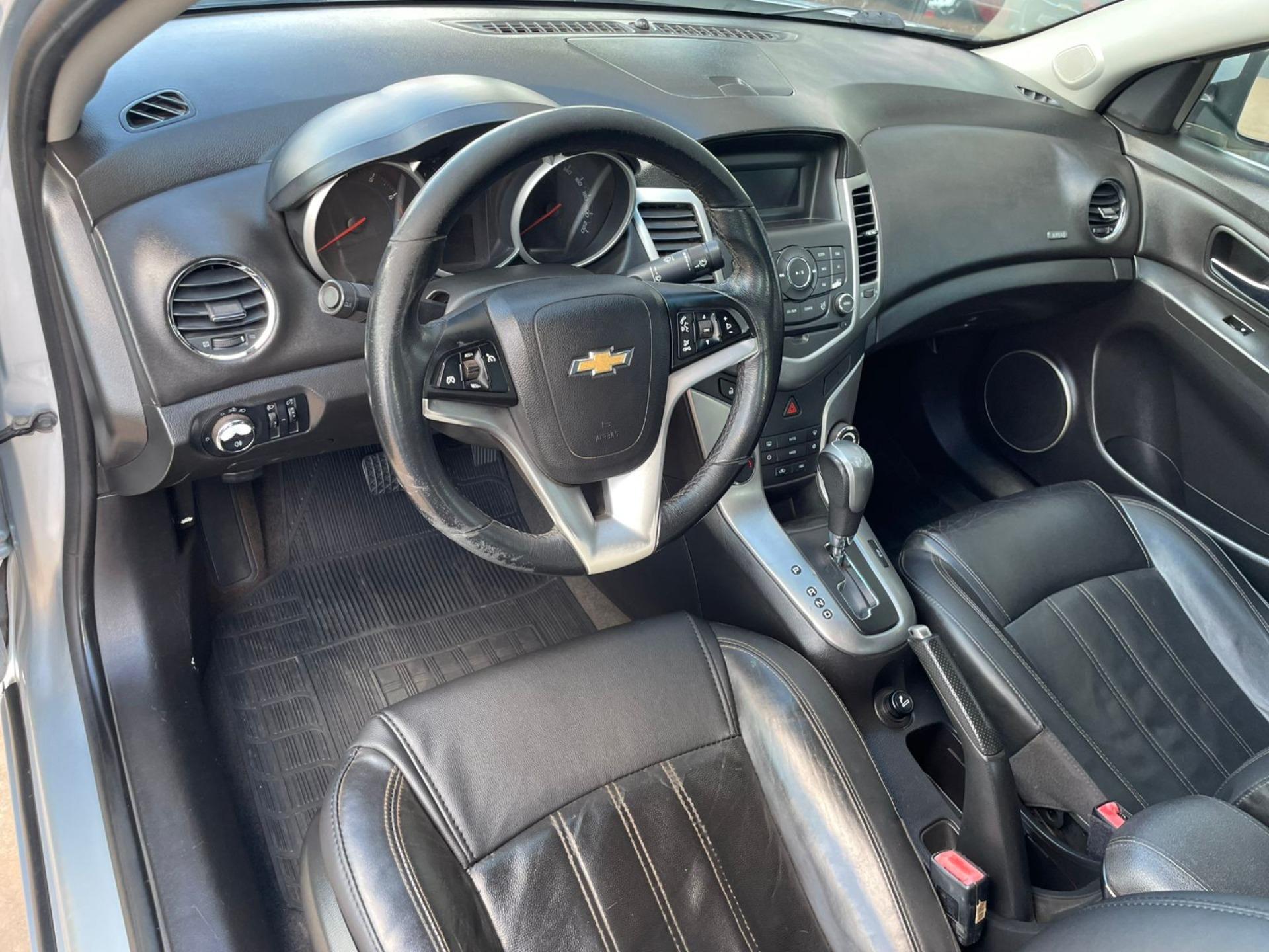 CHEVROLET Cruze Sedan - Foto