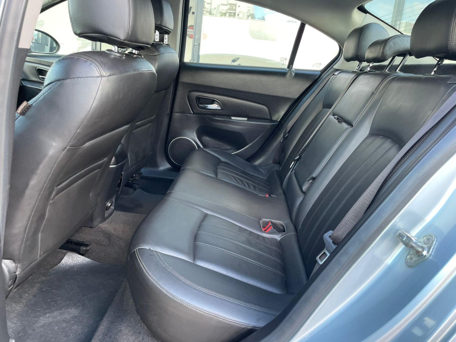 CHEVROLET Cruze Sedan - Foto