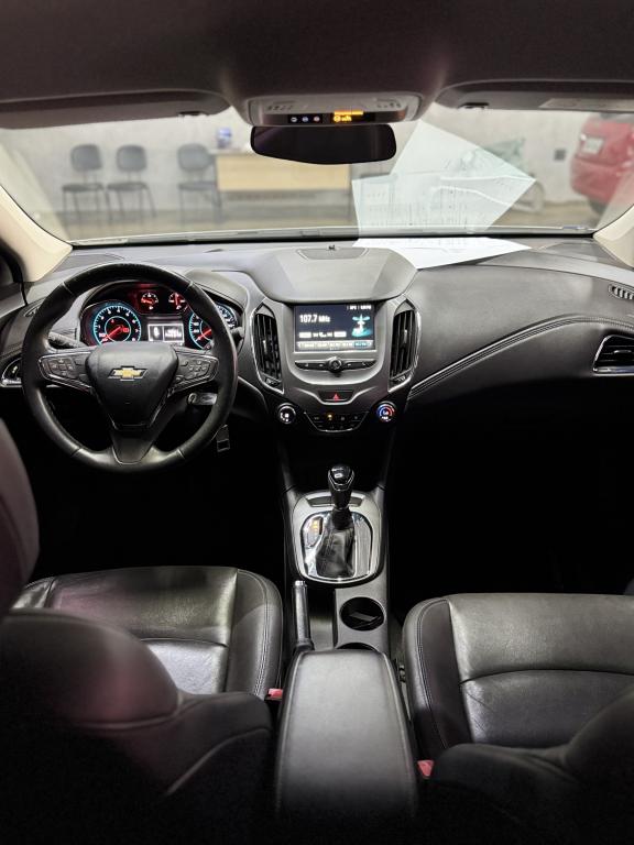 CHEVROLET Cruze Sedan - Foto