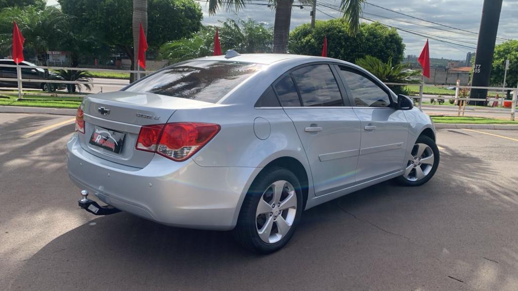 CHEVROLET Cruze Sedan - Foto