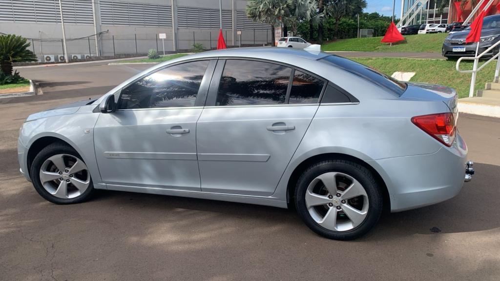 CHEVROLET Cruze Sedan - Foto
