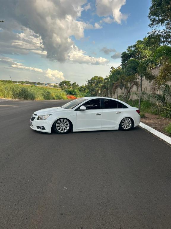 CHEVROLET Cruze Sedan - Foto