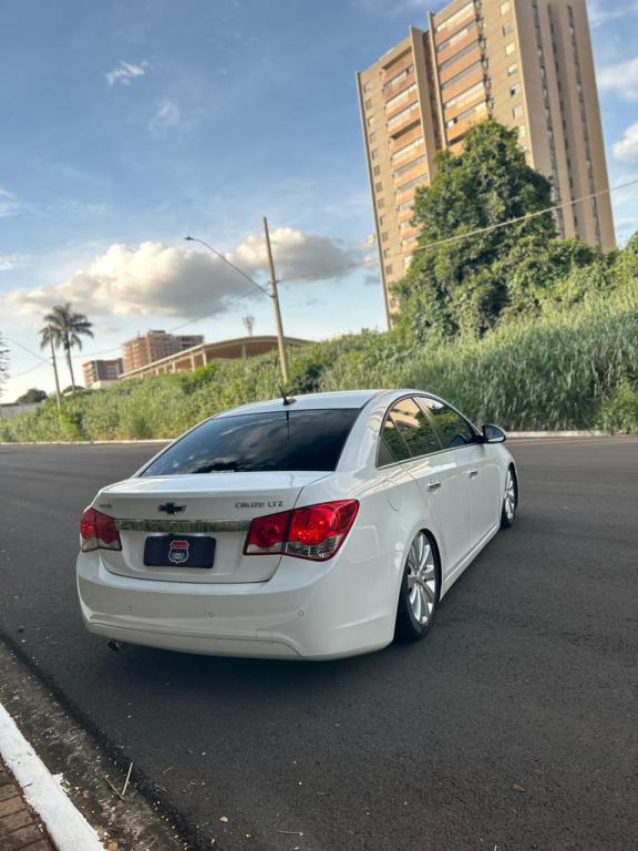 CHEVROLET Cruze Sedan - Foto