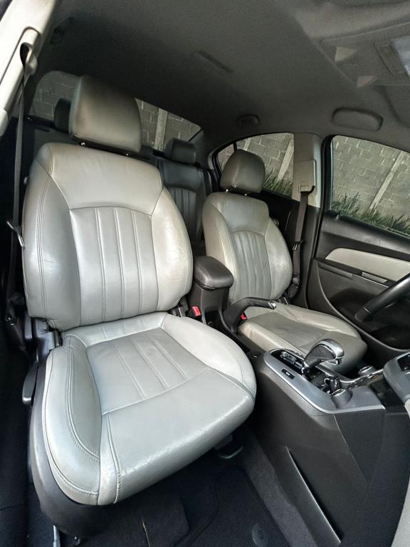 CHEVROLET Cruze Sedan - Foto
