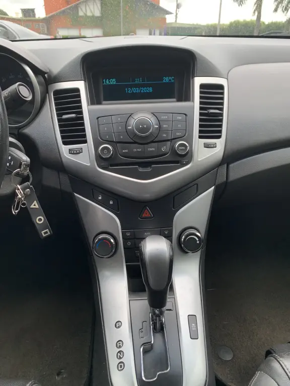 CHEVROLET Cruze Sedan - Foto