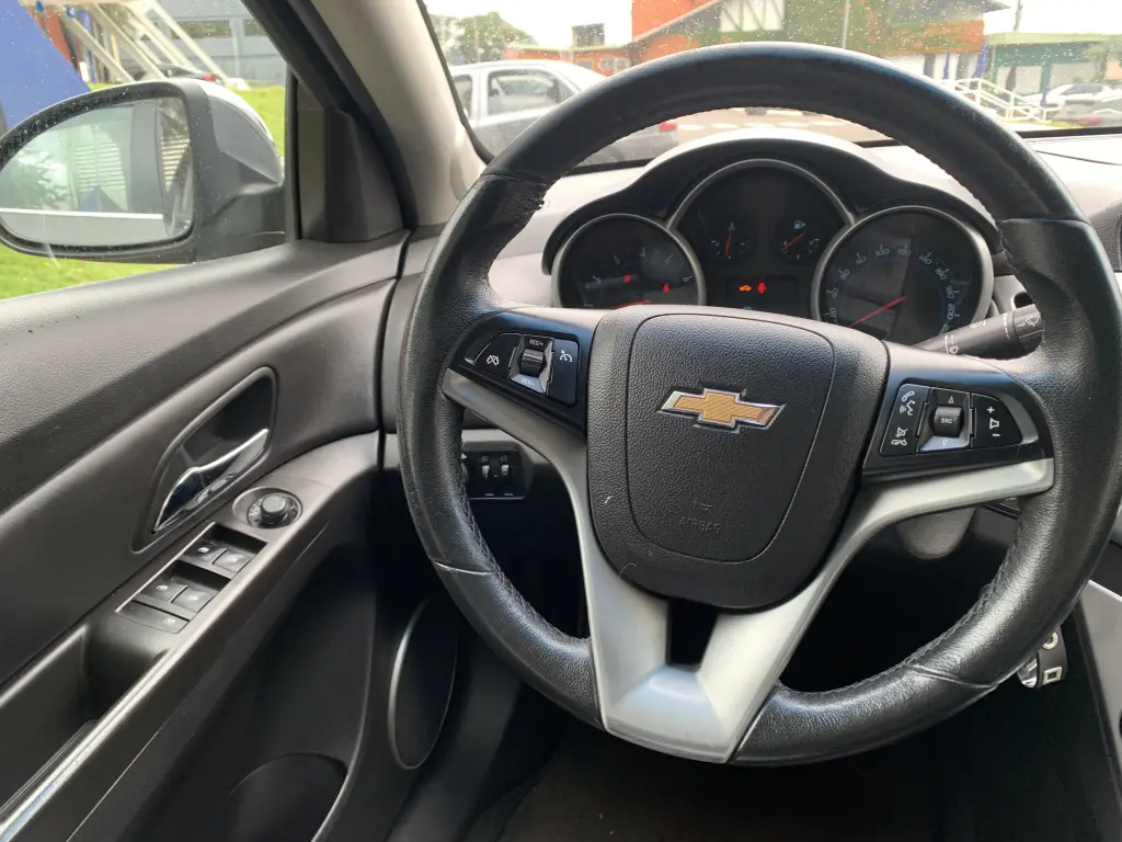 CHEVROLET Cruze Sedan - Foto