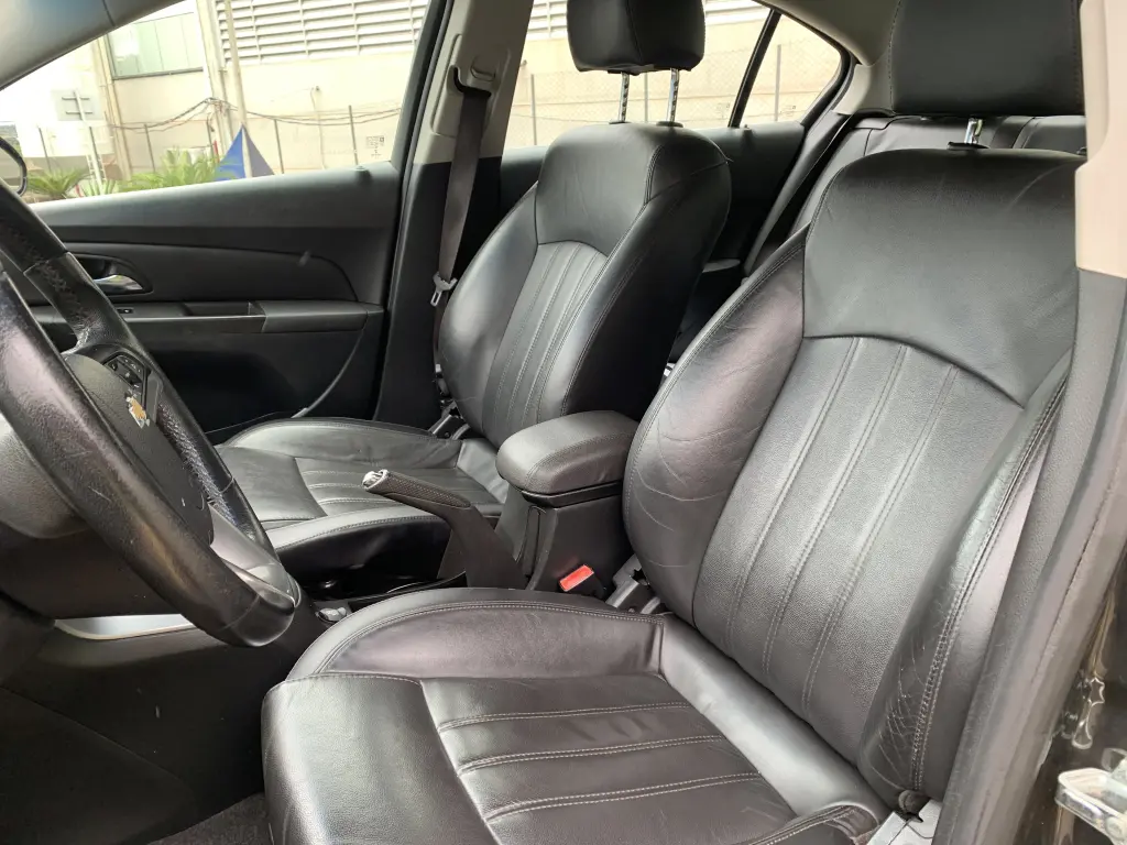 CHEVROLET Cruze Sedan - Foto